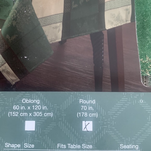 Tablecloth & Napkin Set - Picture 3 of 9